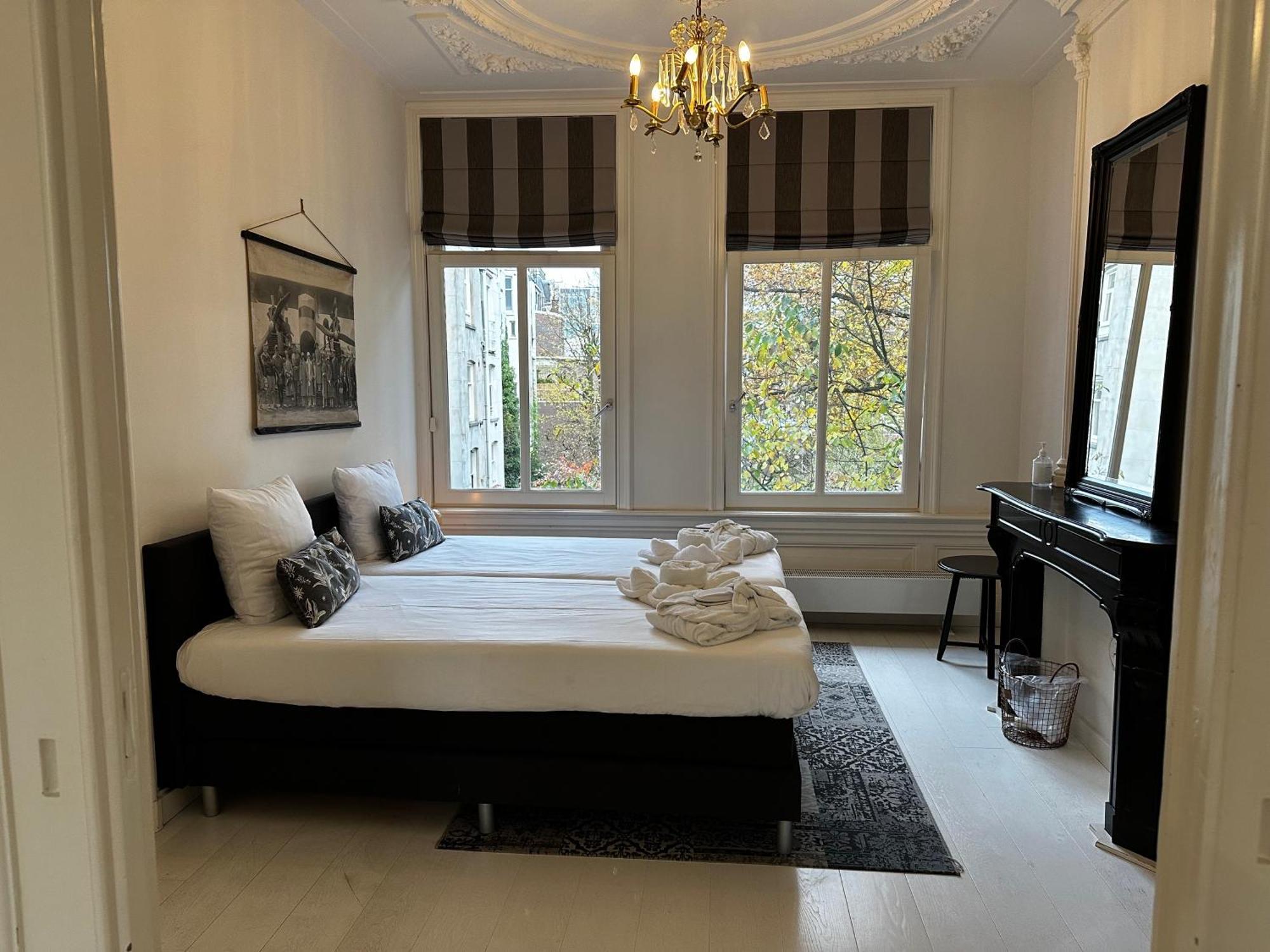 ไนน์ Bed & Breakfast อัมสเตอร์ดัม ภายนอก รูปภาพ
