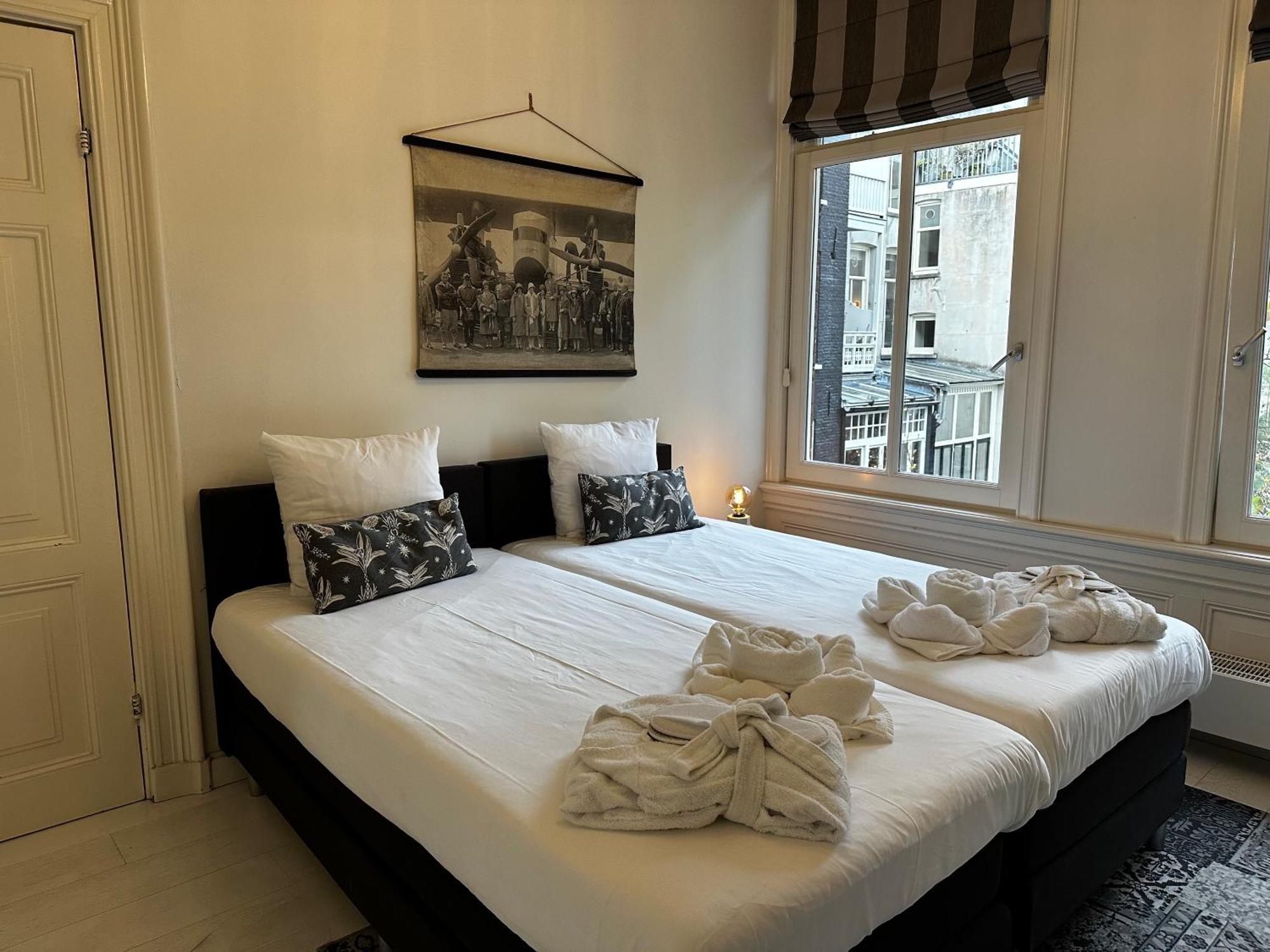 ไนน์ Bed & Breakfast อัมสเตอร์ดัม ภายนอก รูปภาพ