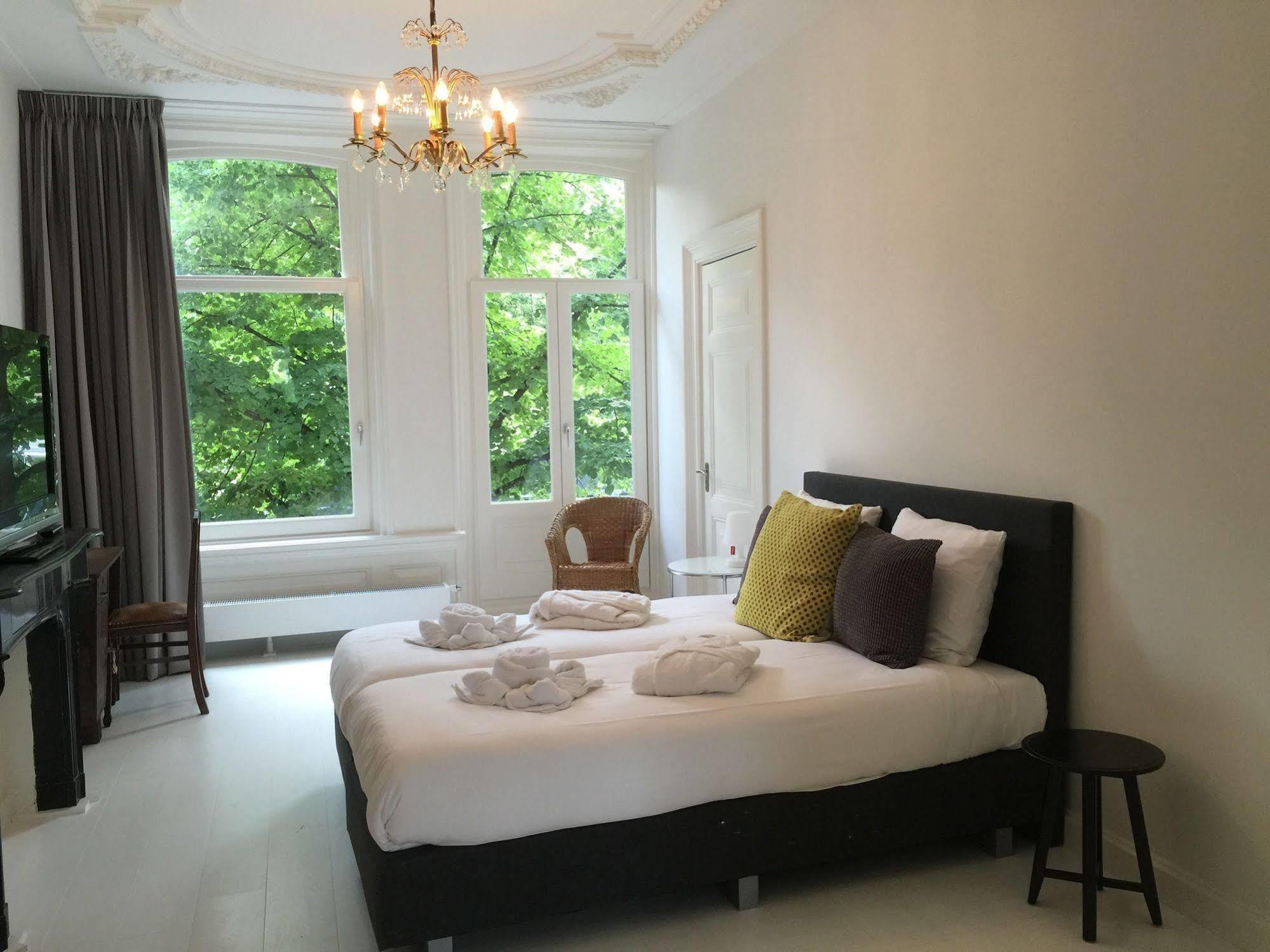 ไนน์ Bed & Breakfast อัมสเตอร์ดัม ภายนอก รูปภาพ